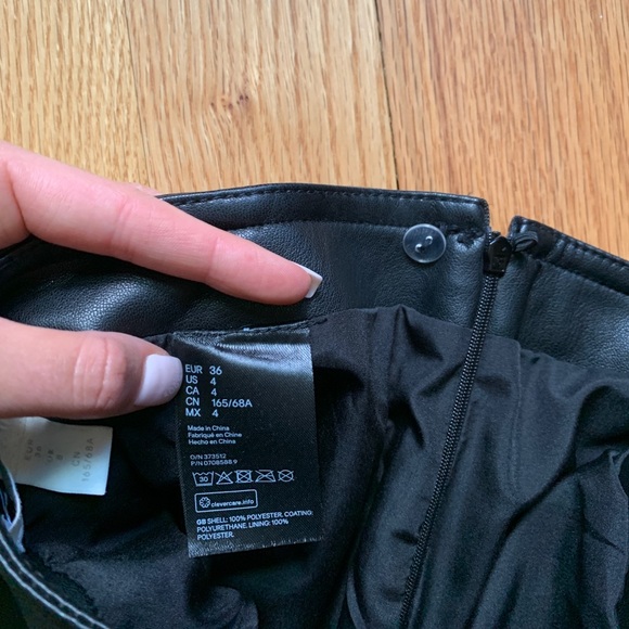 FAUX LEATHER H&M HIGH WAISTED SKIRT - Picture 3 of 3